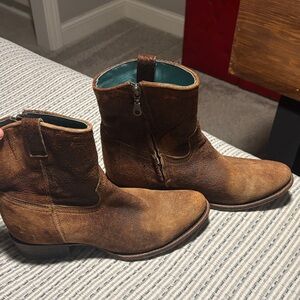 Corral - chocolate tan lamb round toe cowboy bootie with zipper